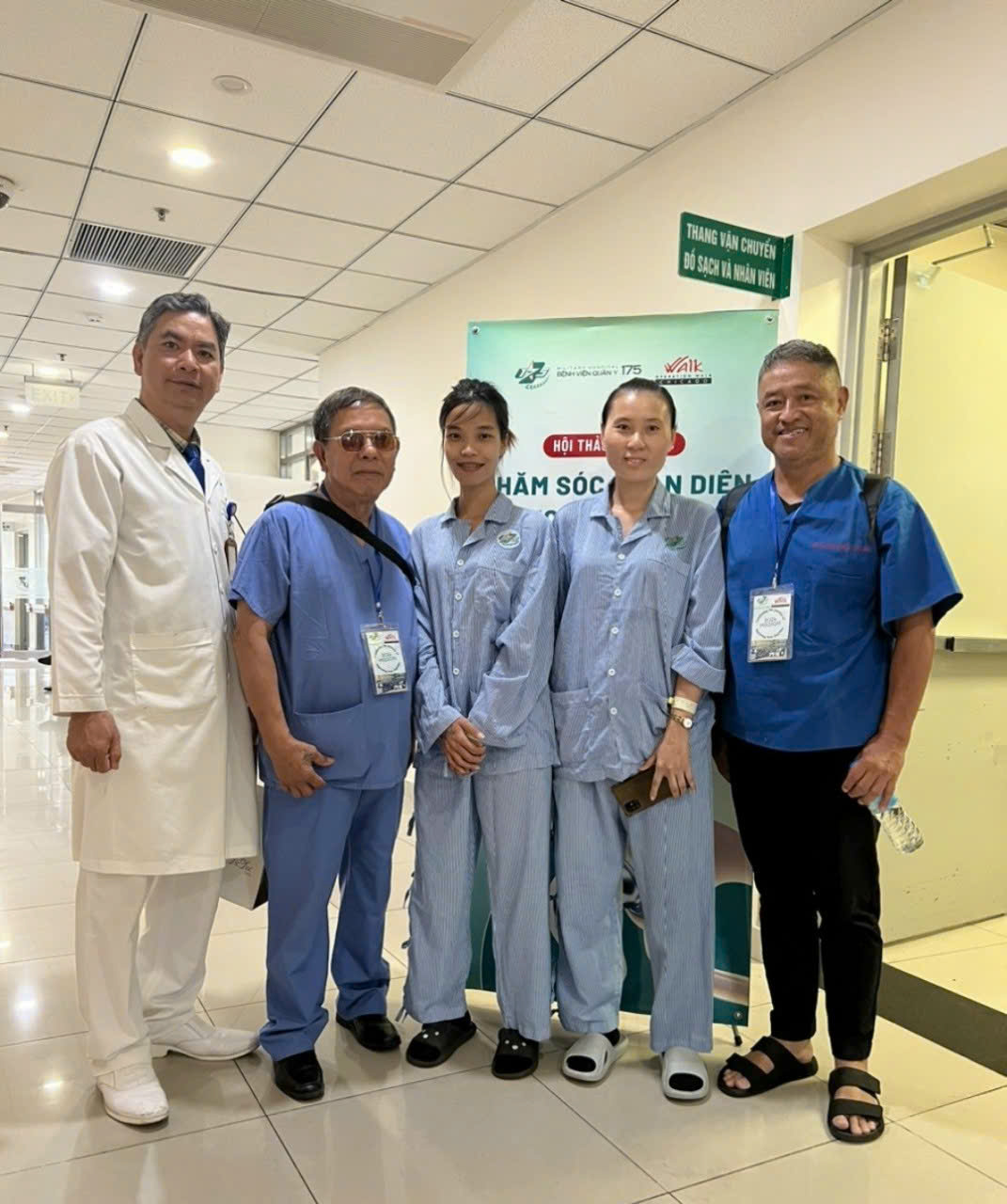 D&ugrave;ng corticoid điều trị vi&ecirc;m da, người phụ nữ bị hoại tử khớp h&aacute;ng phải ngồi xe lăn - Ảnh 3.