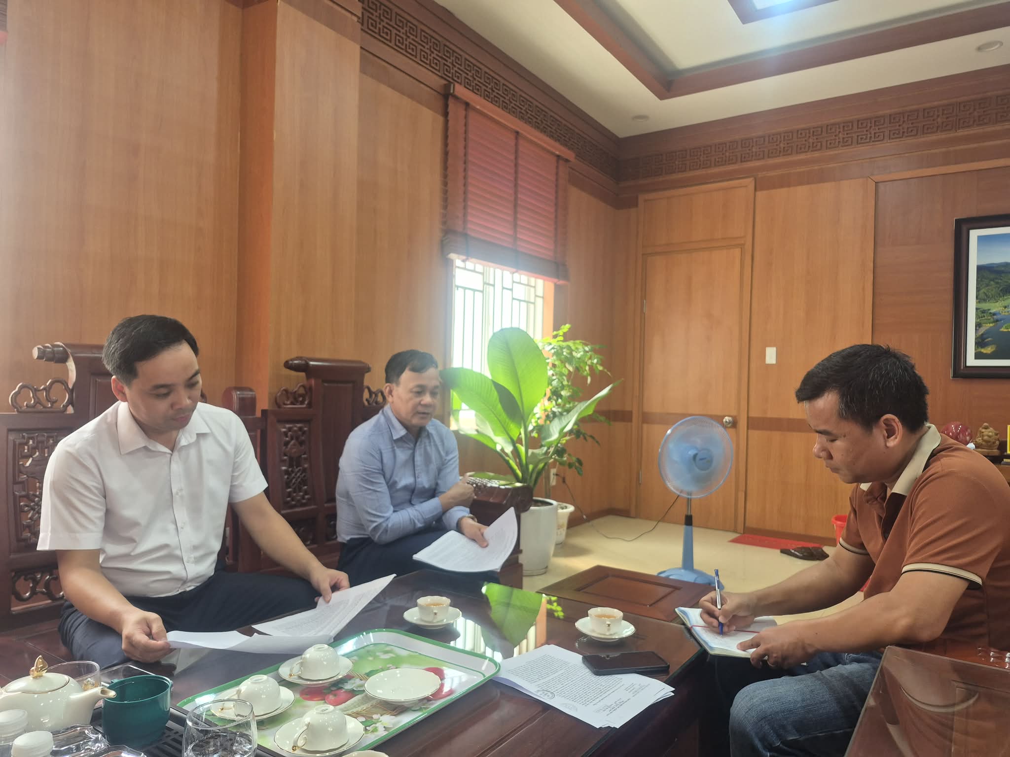 Người dân phản ánh bị làm khó, lãnh đạo xã ở Đà Nẵng nói gì - Ảnh 2.