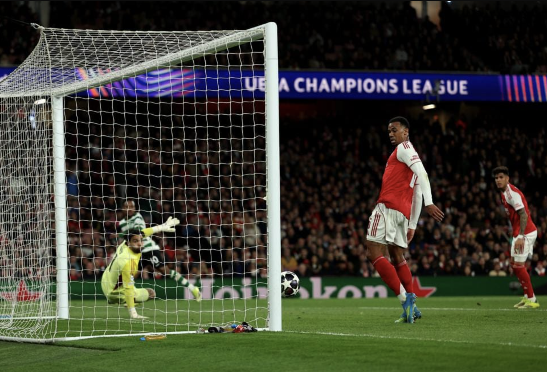 Nhọc nhằn vượt ải Sporting, Arsenal vào bán kết Champions League - Ảnh 2.