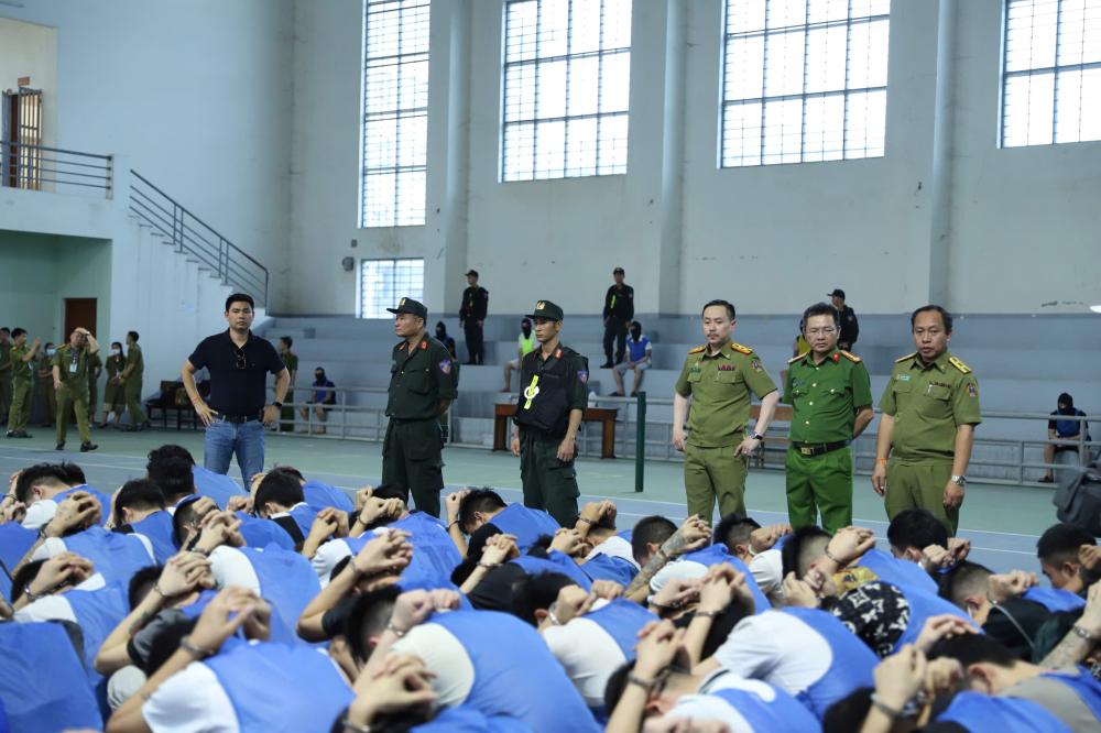 Lừa đảo, mua b&aacute;n người xuy&ecirc;n quốc gia, 54/117 bị c&aacute;o lĩnh &aacute;n 384 năm t&ugrave; giam - Ảnh 3.