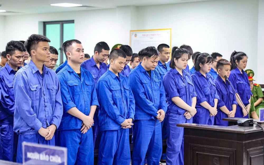 Lừa đảo, mua bán người xuyên quốc gia, 54/117 bị cáo lĩnh án 384 năm tù giam