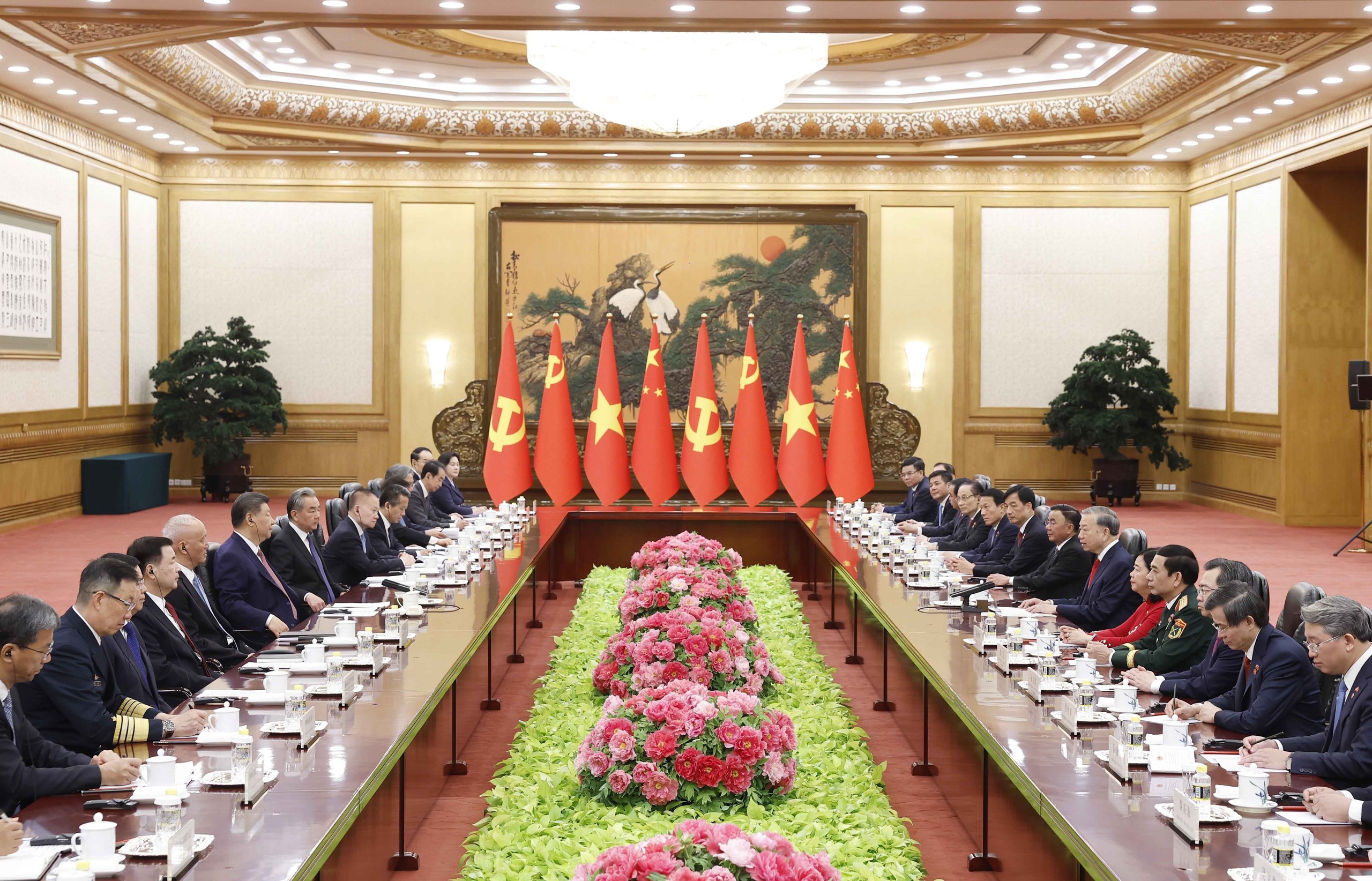 QUAN HỆ VIỆT NAM - TRUNG QUỐC: Phối hợp chiến lược ở tầm cao mới - Ảnh 1.