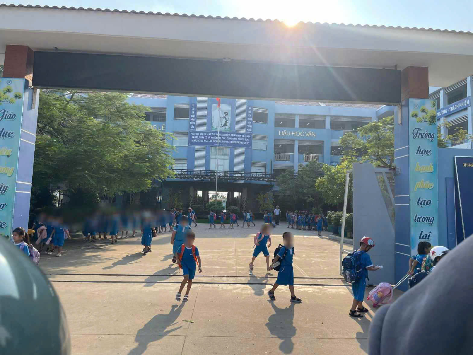 - Ảnh 1.