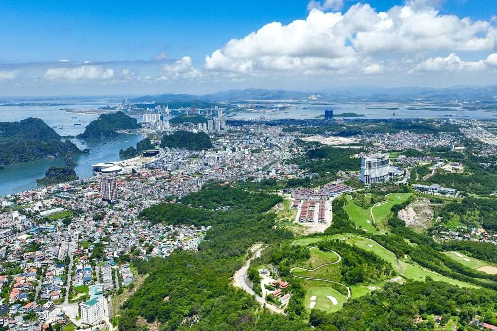 Bộ Ch&iacute;nh trị đồng &yacute; chủ trương lập th&agrave;nh phố Quảng Ninh trực thuộc Trung ương - Ảnh 1.