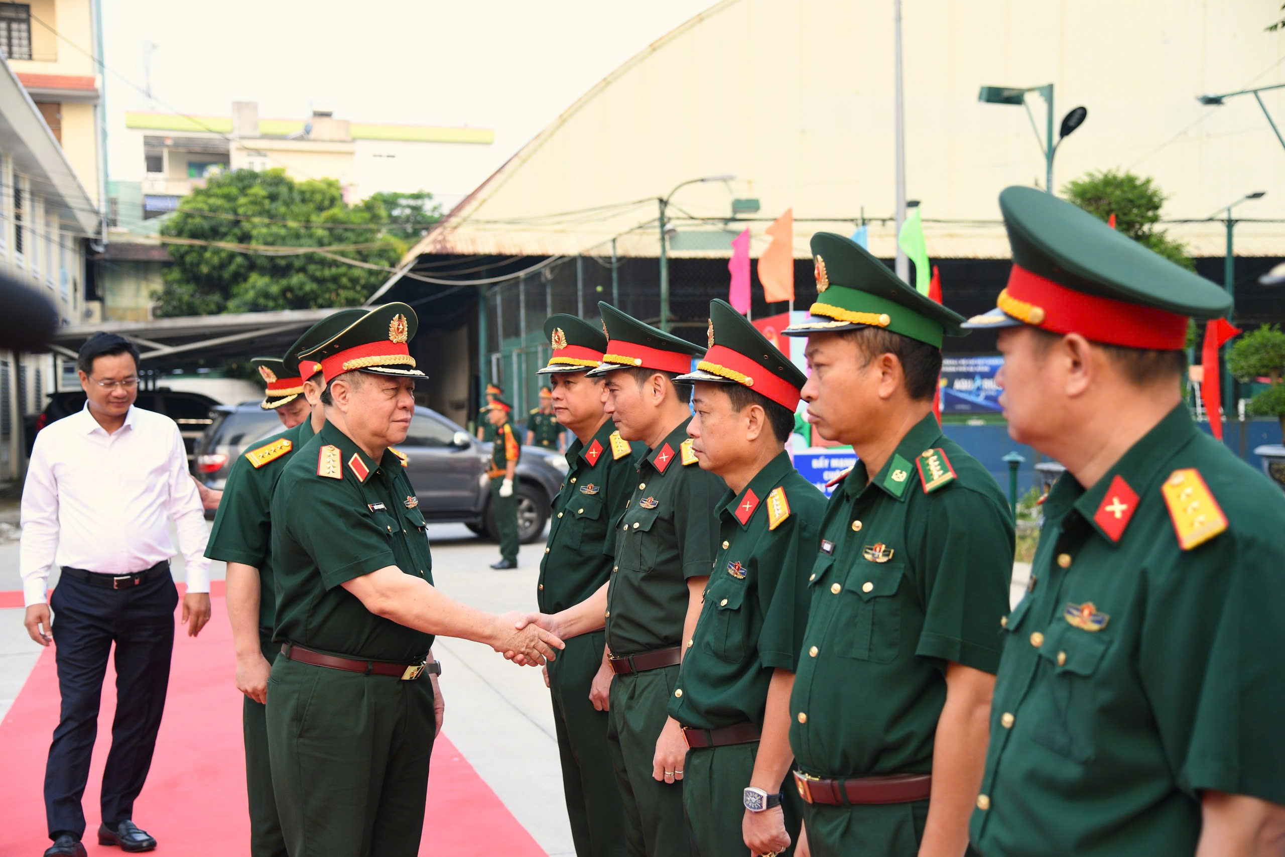 Đại tướng Nguyễn Trọng Nghĩa l&agrave;m việc với lực lượng vũ trang Đ&agrave; Nẵng năm 2026 - Ảnh 1.