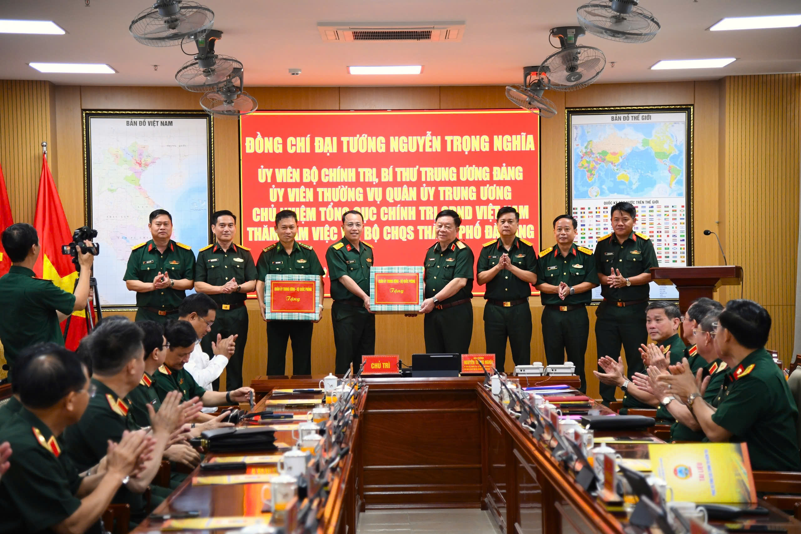 Đại tướng Nguyễn Trọng Nghĩa l&agrave;m việc với lực lượng vũ trang Đ&agrave; Nẵng năm 2026 - Ảnh 2.
