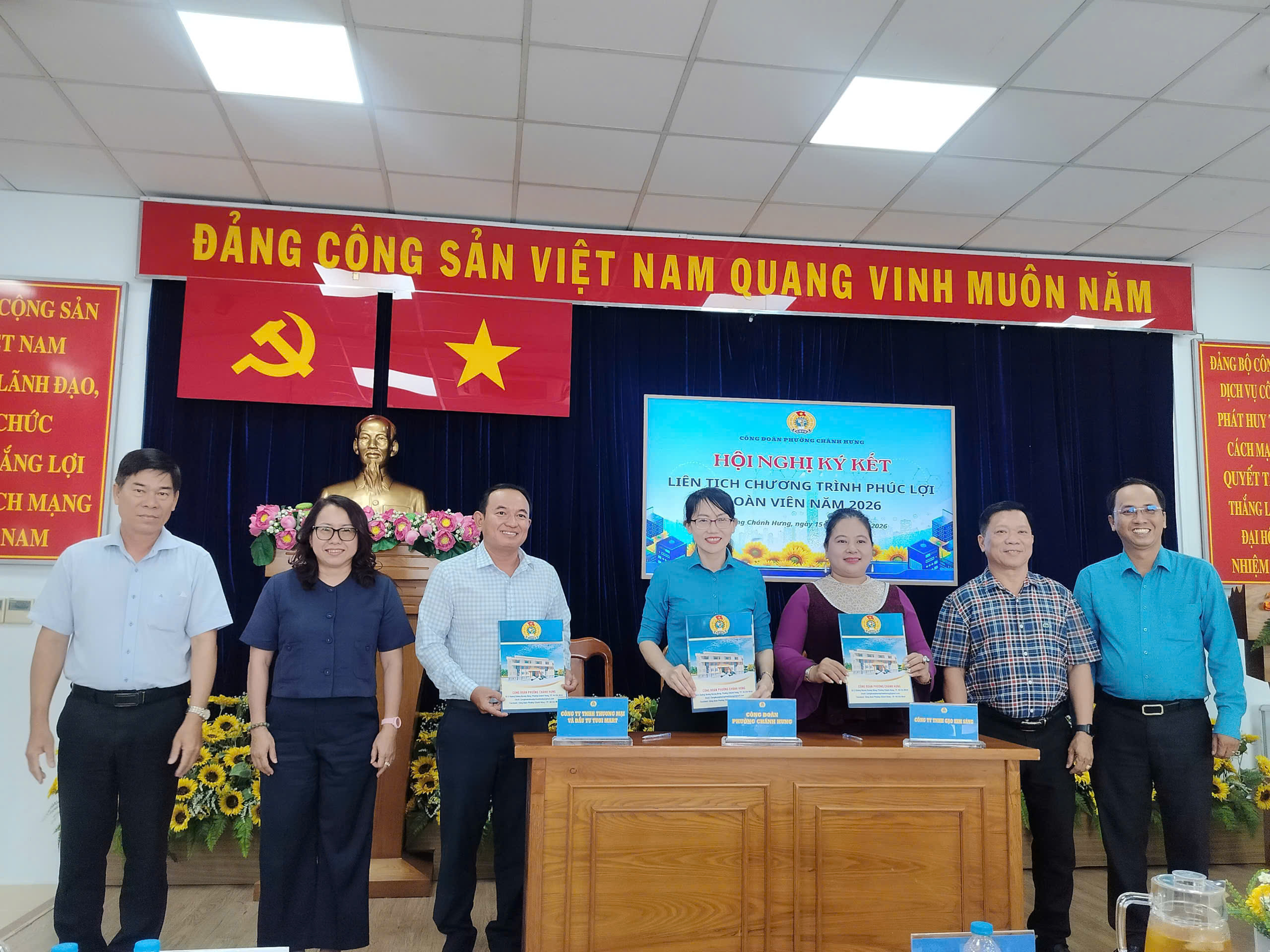 Phường Ch&aacute;nh Hưng: Người lao động được hưởng nhiều ph&uacute;c lợi trong th&aacute;ng 5- Th&aacute;ng C&ocirc;ng nh&acirc;n - Ảnh 2.