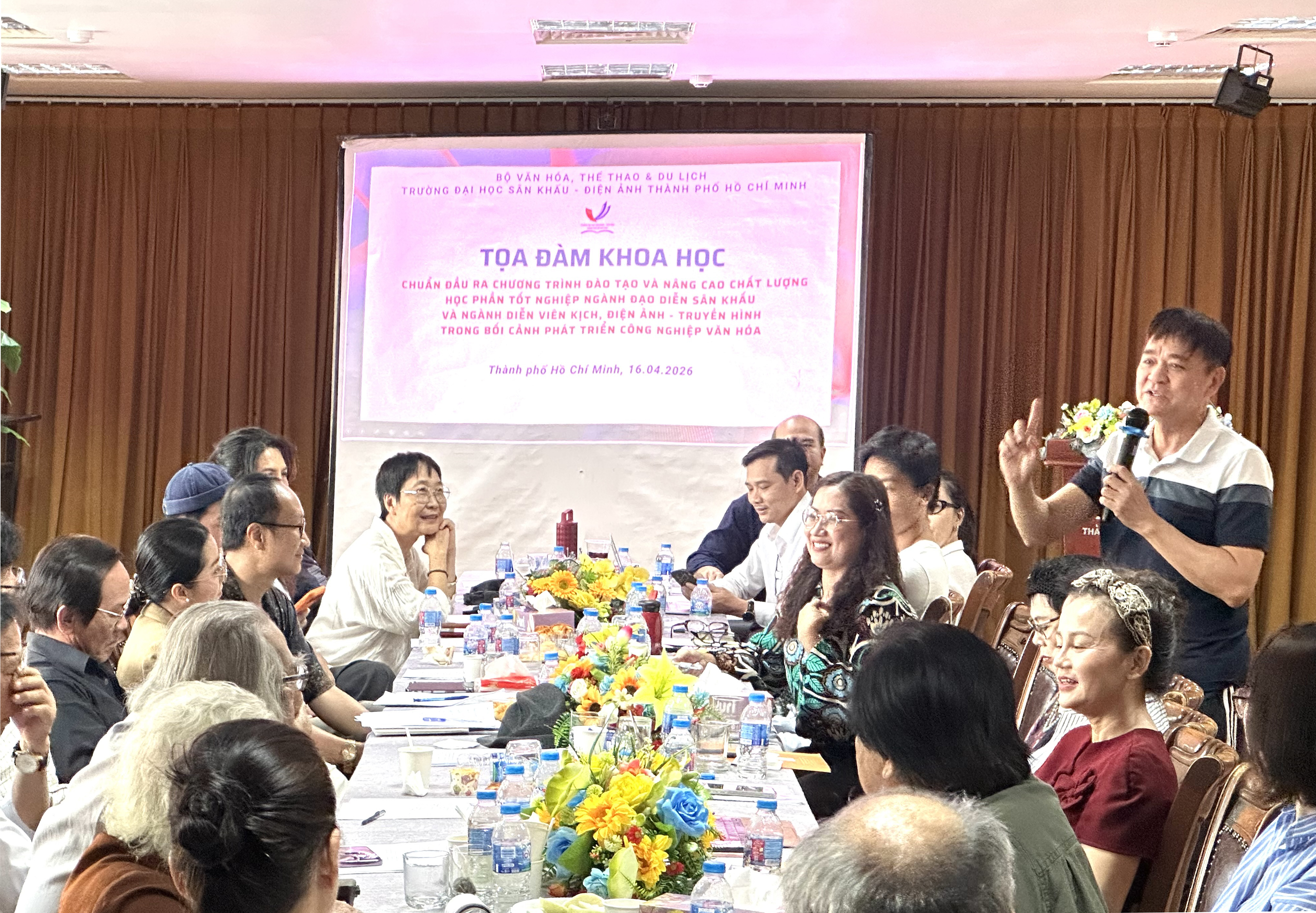 Đào tạo nhân lực sân khấu gắn với công nghiệp văn hóa - Ảnh 1.