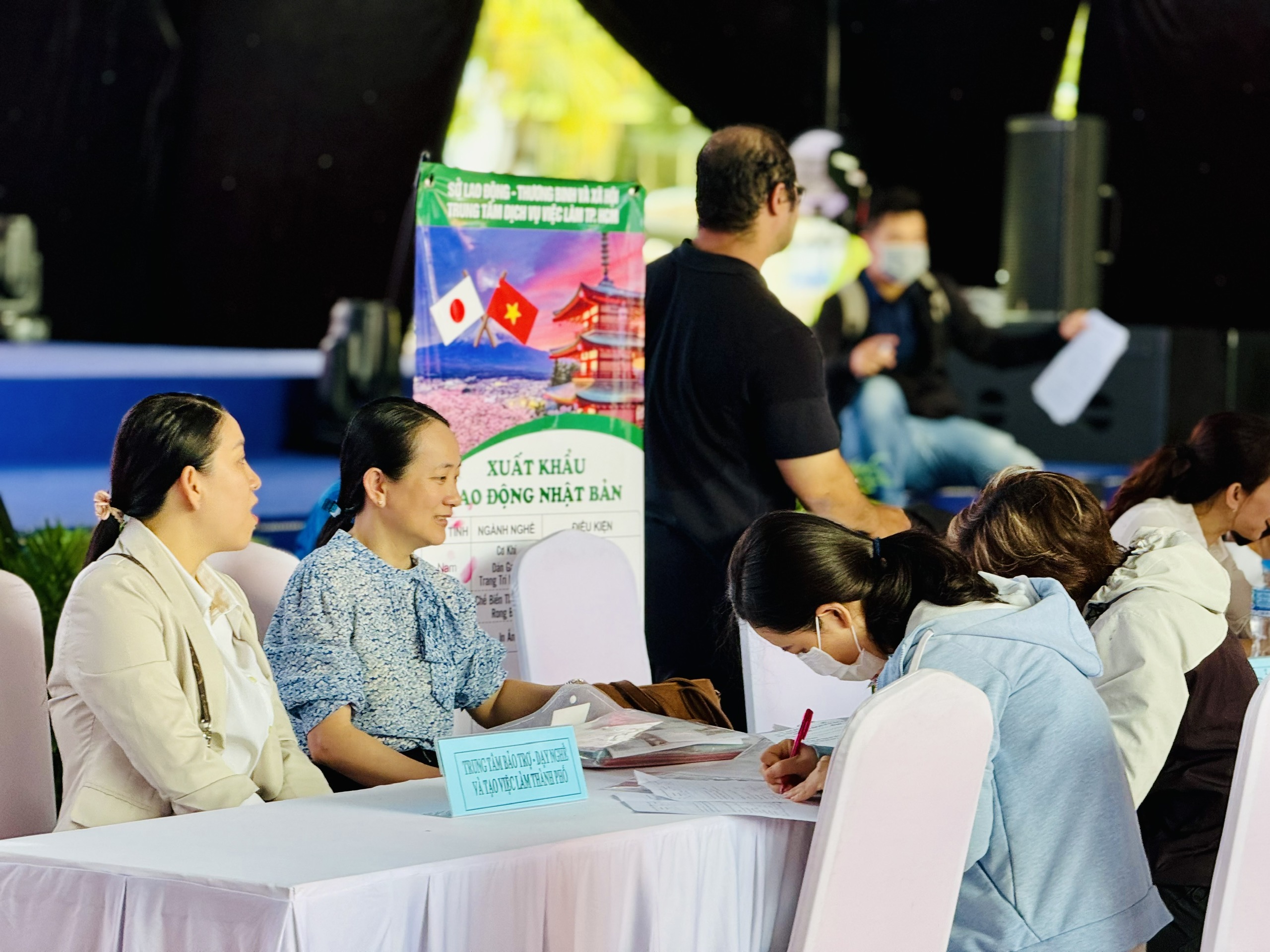 Lao động thất nghiệp học nghề: Được hỗ trợ tiền ăn, học phí ra sao? - Ảnh 1.
