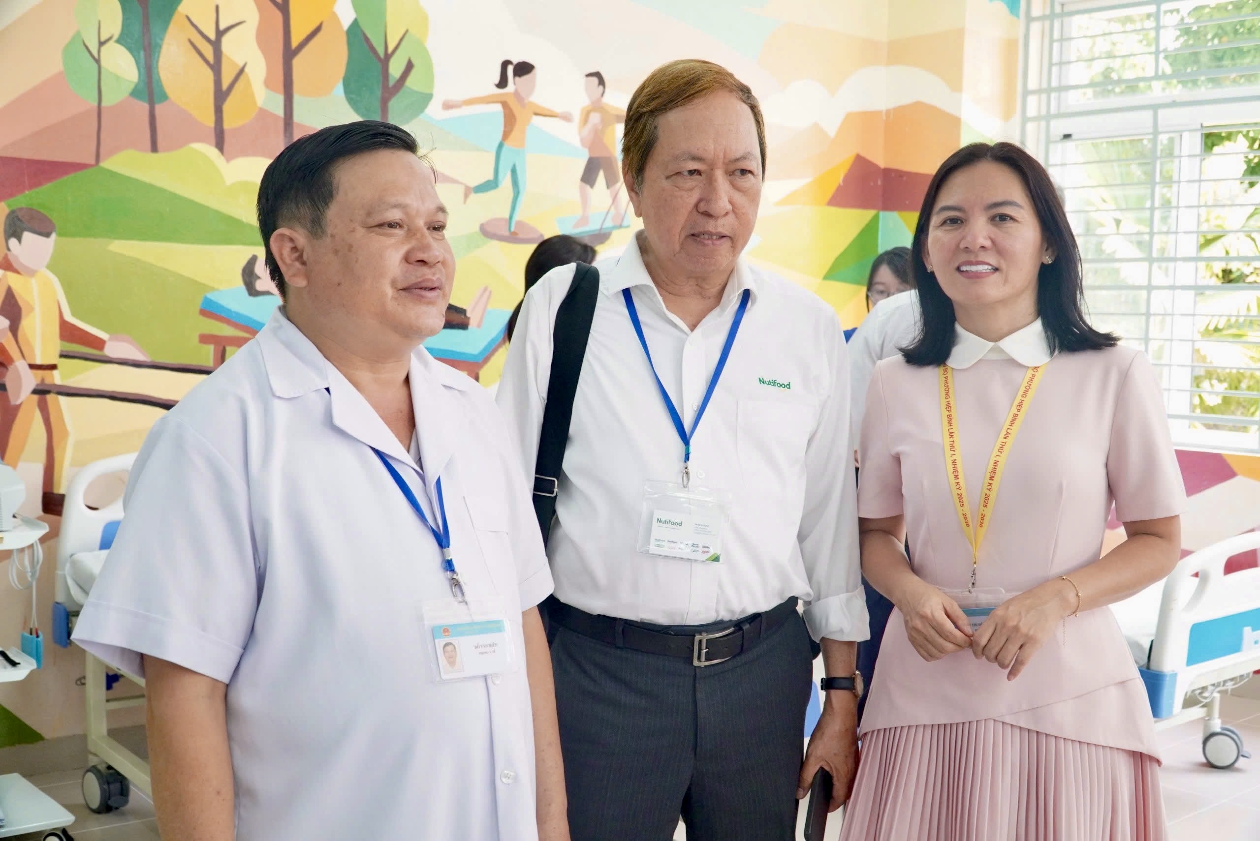 H&igrave;nh ảnh đầy x&uacute;c động của người khuyết tật trong ng&agrave;y đặc biệt - Ảnh 4.