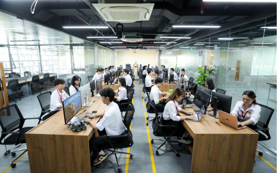 Người trẻ cần chuẩn bị gì cho nghề nghiệp trong thời đại  trí tuệ nhân tạo?