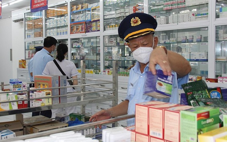 Hàng loạt cơ sở y tế, thẩm mỹ và dược phẩm bị xử phạt vì vi phạm quy định hành nghề và quảng cáo - Ảnh 2.