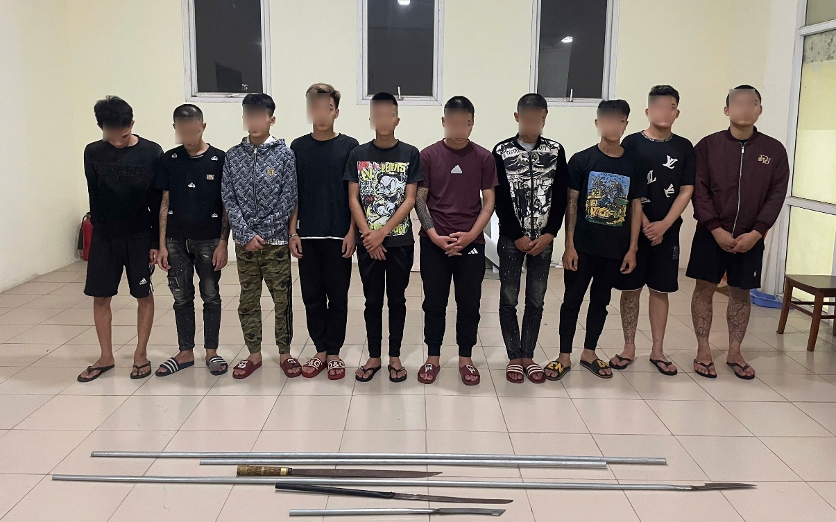 Khởi tố 3 đối tượng sử dụng vũ khí, truy đuổi nhau trên phố khiến 3 thanh niên thương vong