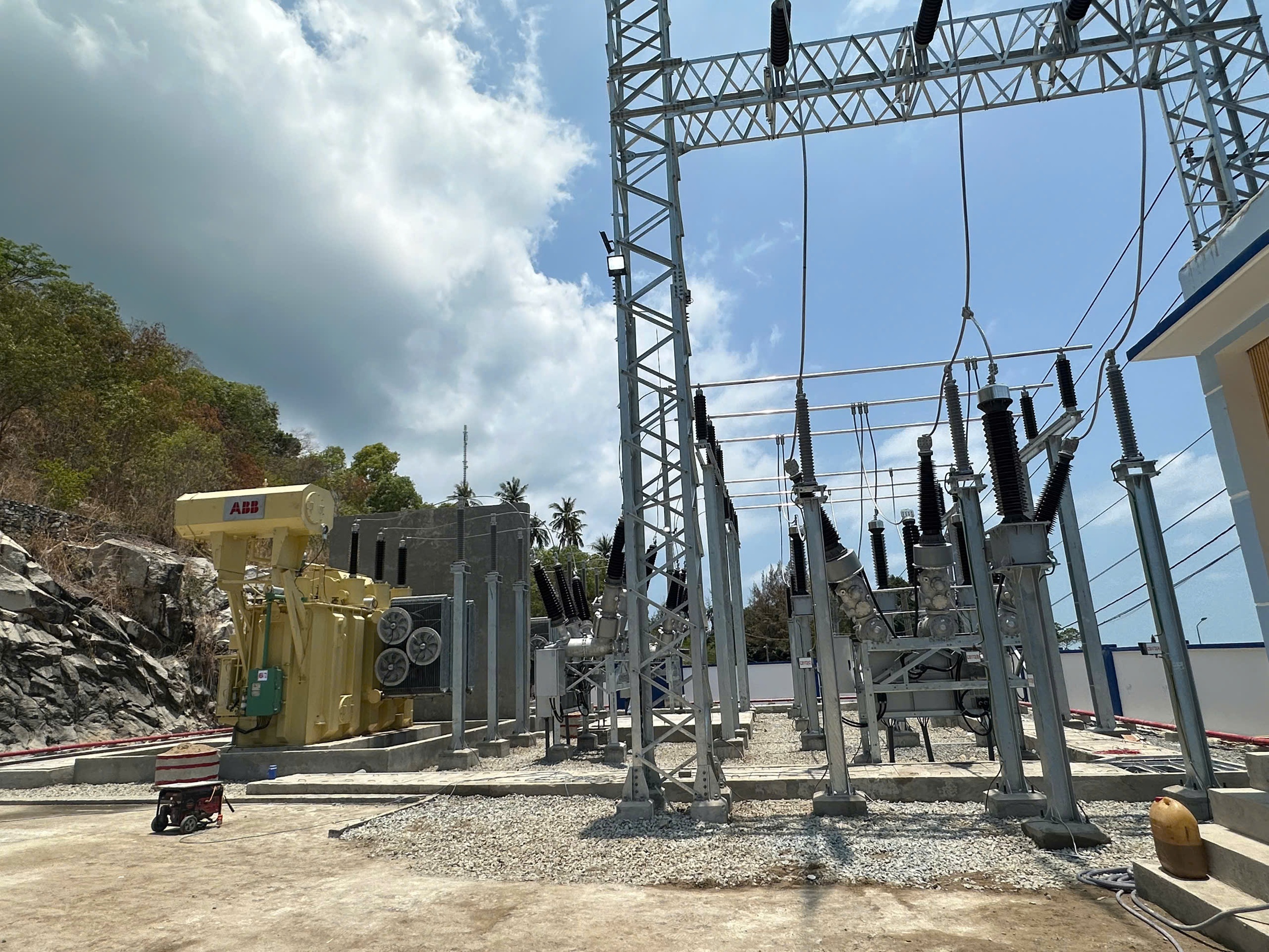 EVNSPC đóng điện, vận hành trạm biến áp 110kV Lại Sơn - Ảnh 2.