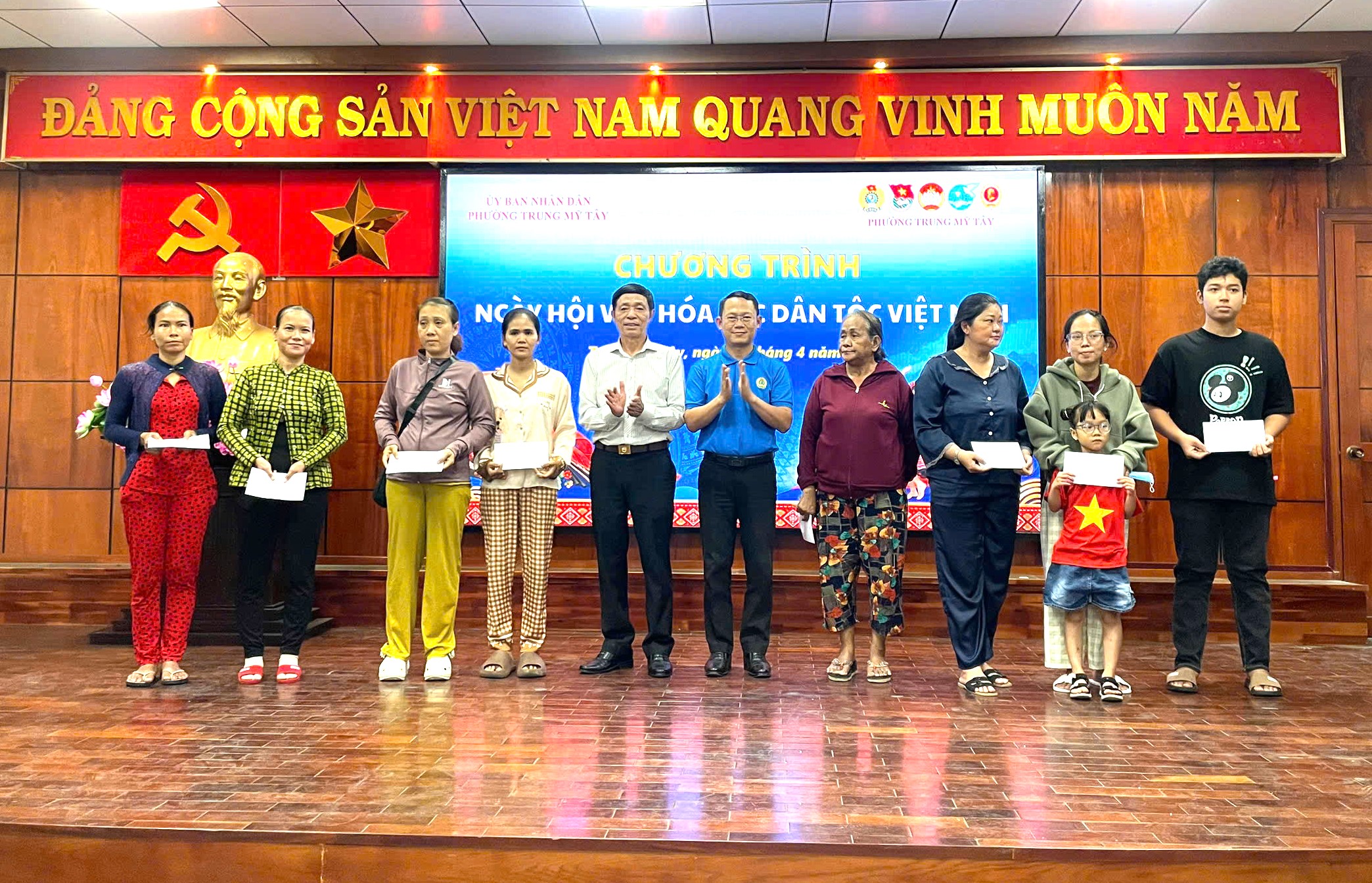 Sôi nổi các hoạt động chào mừng Ngày Văn hóa các dân tộc Việt Nam - Ảnh 3.