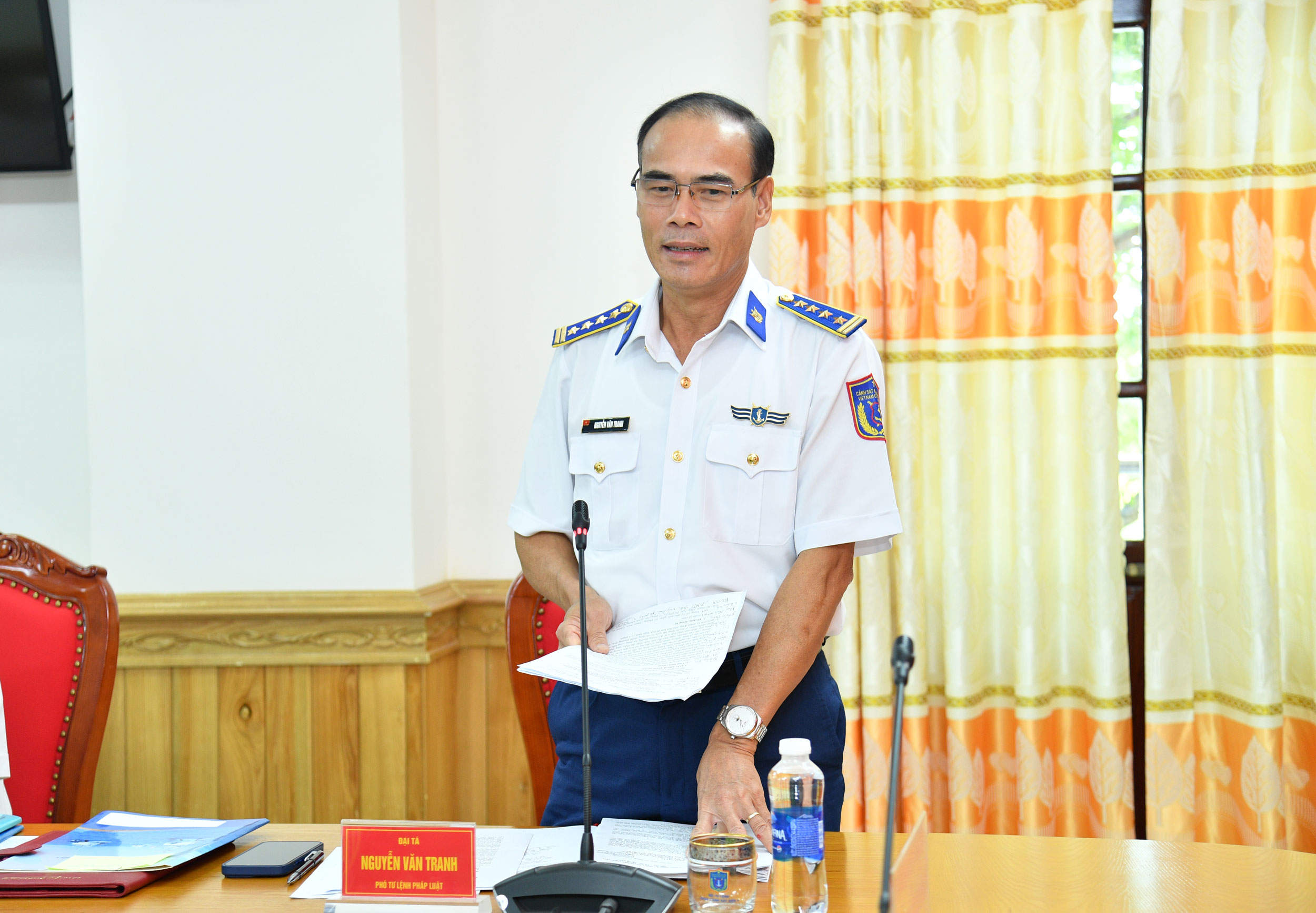 Cảnh s&aacute;t biển thu giữ hơn 2 triệu l&iacute;t dầu D.O - Ảnh 3.
