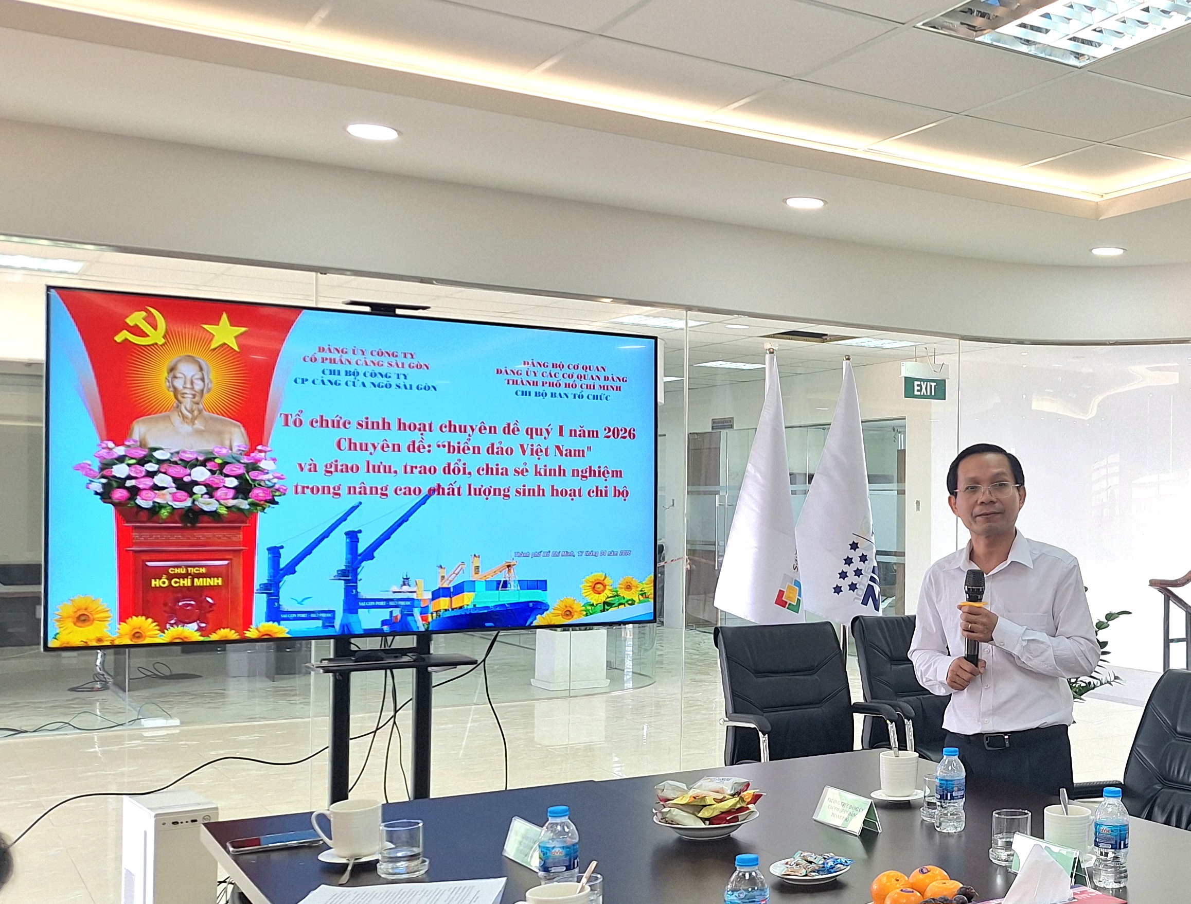 N&ecirc;u cao tr&aacute;ch nhiệm của người Đảng vi&ecirc;n trong x&acirc;y dựng v&agrave; bảo vệ Tổ quốc thời kỳ mới - Ảnh 3.