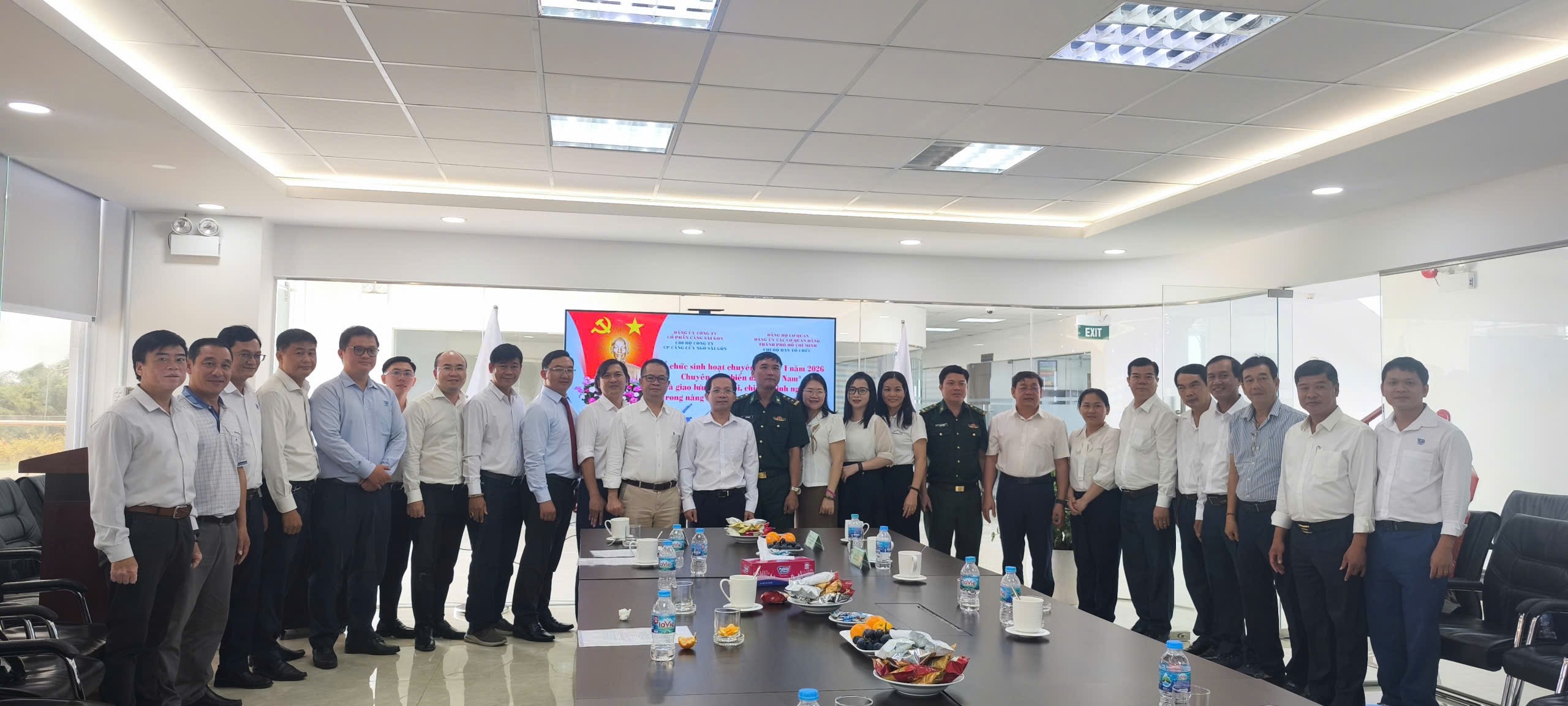 N&ecirc;u cao tr&aacute;ch nhiệm của người Đảng vi&ecirc;n trong x&acirc;y dựng v&agrave; bảo vệ Tổ quốc thời kỳ mới - Ảnh 4.