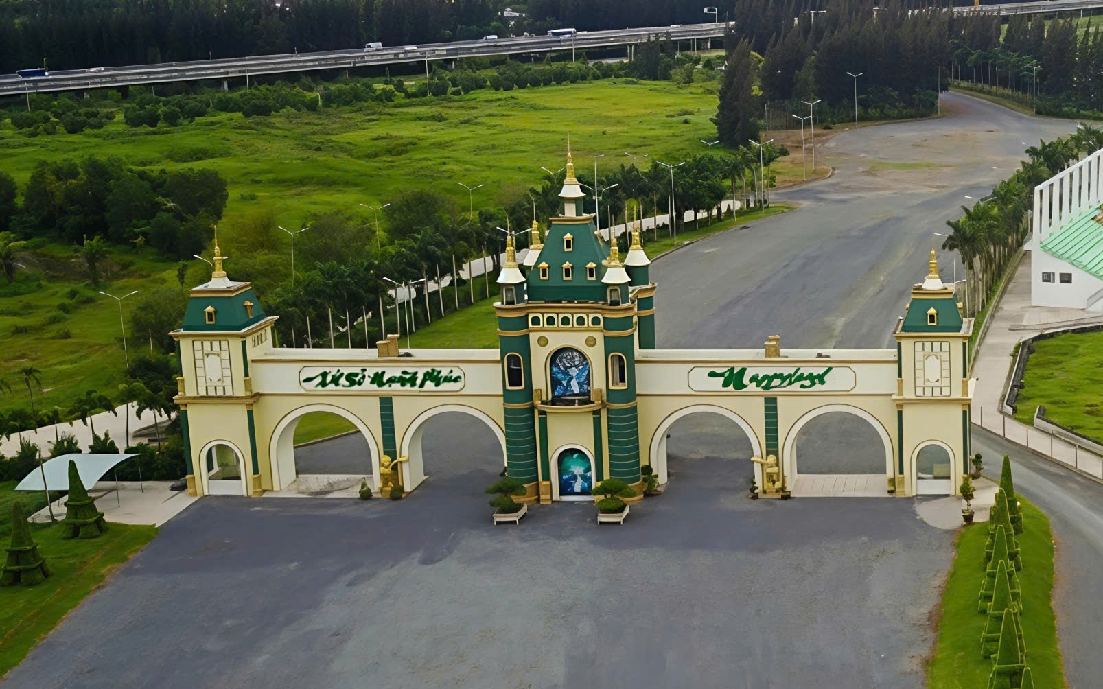 Tạm dừng mọi giao dịch liên quan Tập đoàn Khang Thông và công ty con
