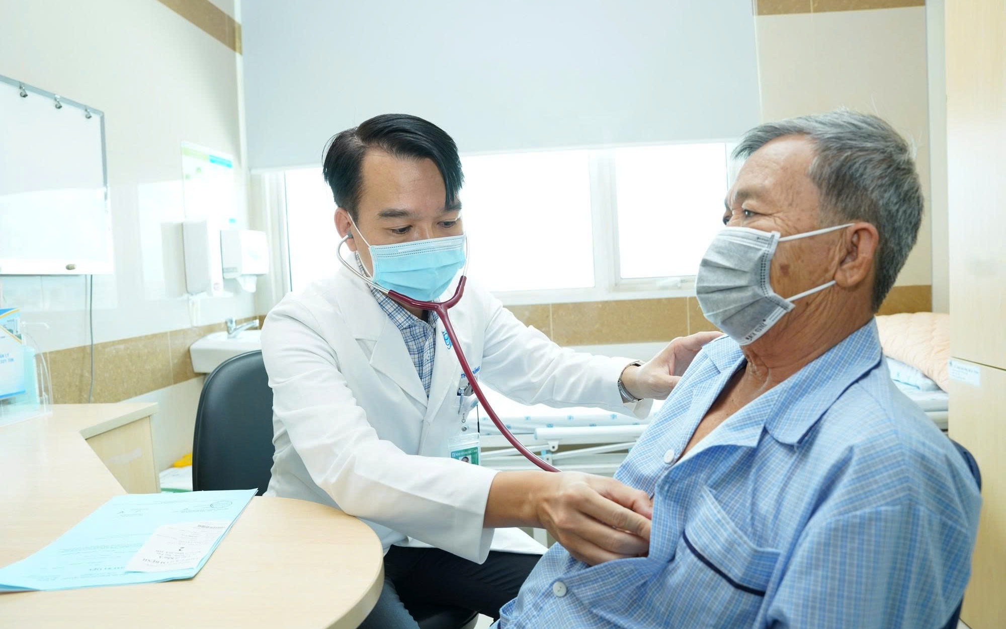 Đưa dịch vụ y tế đến gần dân