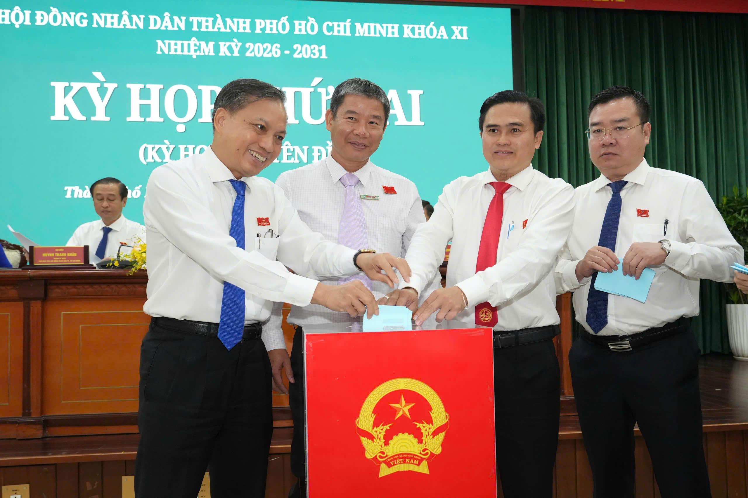 UBND TPHCM có thêm 1 Ủy viên - Ảnh 2.