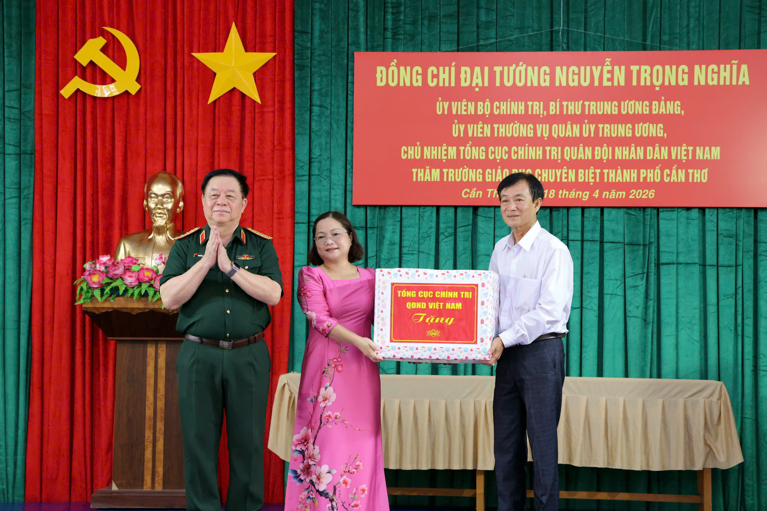 Đại tướng Nguyễn Trọng Nghĩa v&agrave; vai tr&ograve; của gi&agrave; l&agrave;ng trong đo&agrave;n kết d&acirc;n tộc năm 2026 - Ảnh 10.