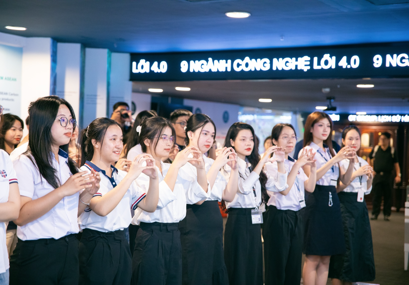 Hơn 11 triệu lao động Việt Nam đứng trước tác động của GenAI - Ảnh 1.