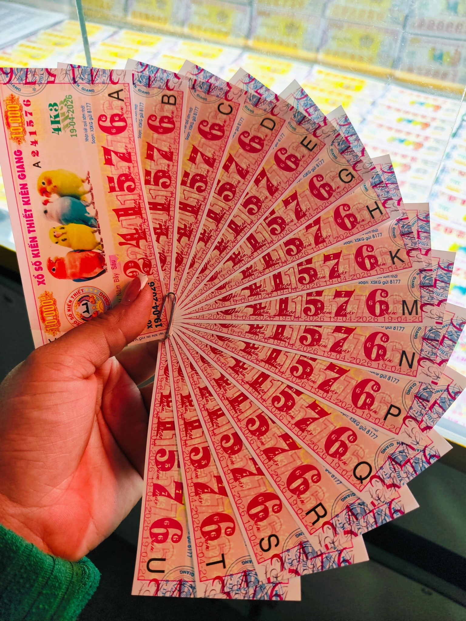 S&aacute;ng 19-4, nhiều người ở TPHCM, Vĩnh Long v&agrave; C&agrave; Mau tr&uacute;ng xổ số miền Nam - Ảnh 7.