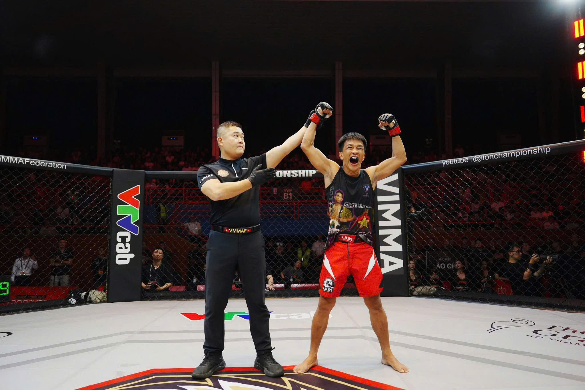 Hai võ sĩ đại diện TP HCM bùng nổ khi thắng TKO tại LION Championship 30 - Ảnh 2.