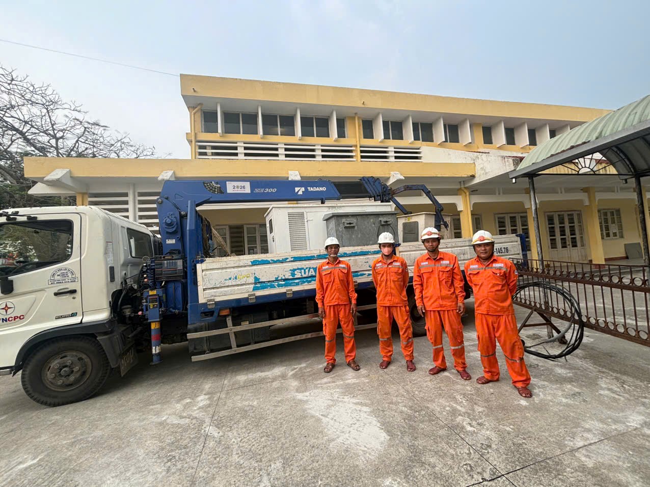 Đảm bảo nguồn điện cho chương trình “Đưa trường học đến thí sinh” với hơn 1.700 học sinh tham dự - Ảnh 2.