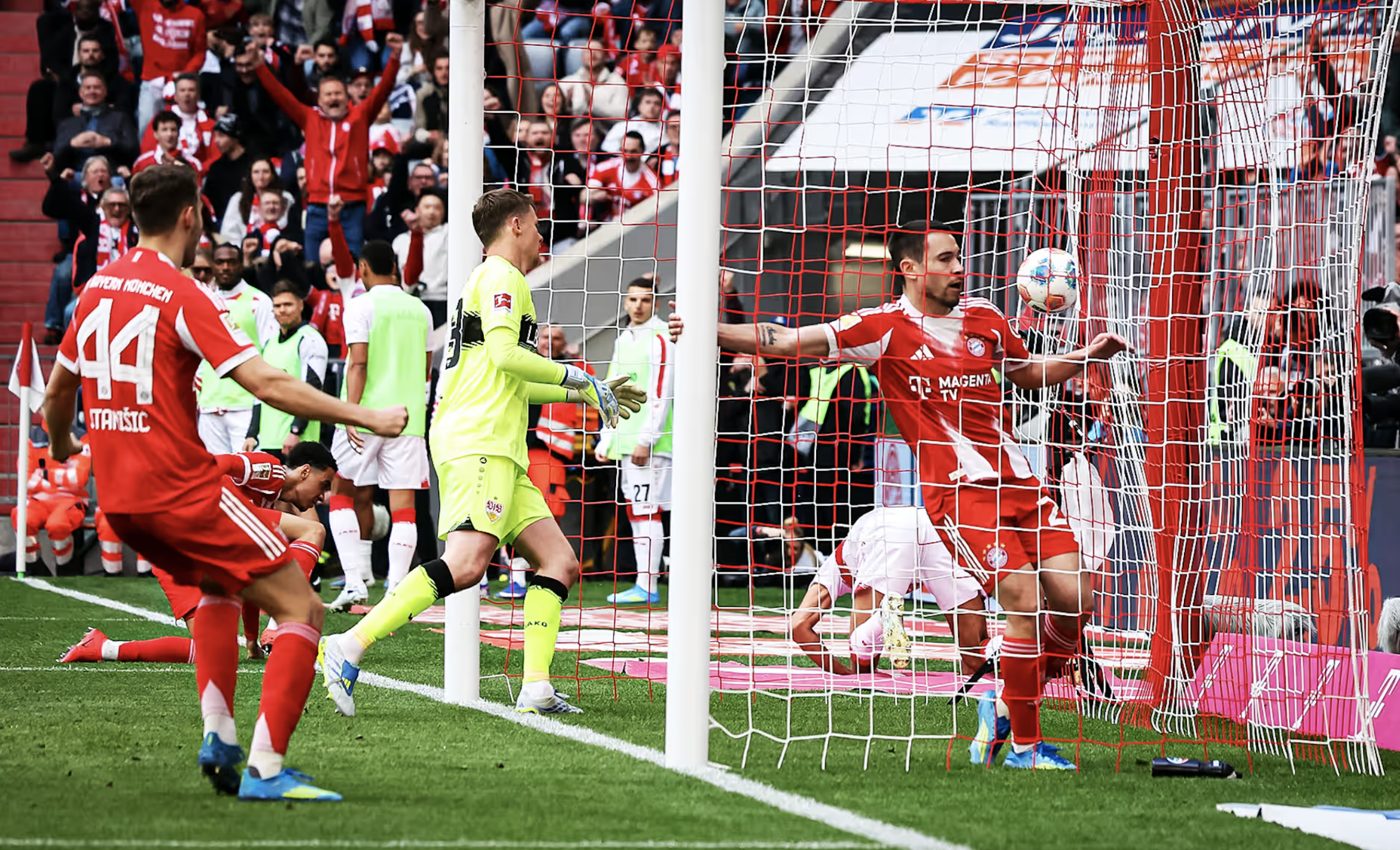 Bayern Munich ngược d&ograve;ng hạ Stuttgart, Harry Kane c&oacute; danh hiệu v&ocirc; địch Bundesliga thứ nh&igrave; - Ảnh 3.