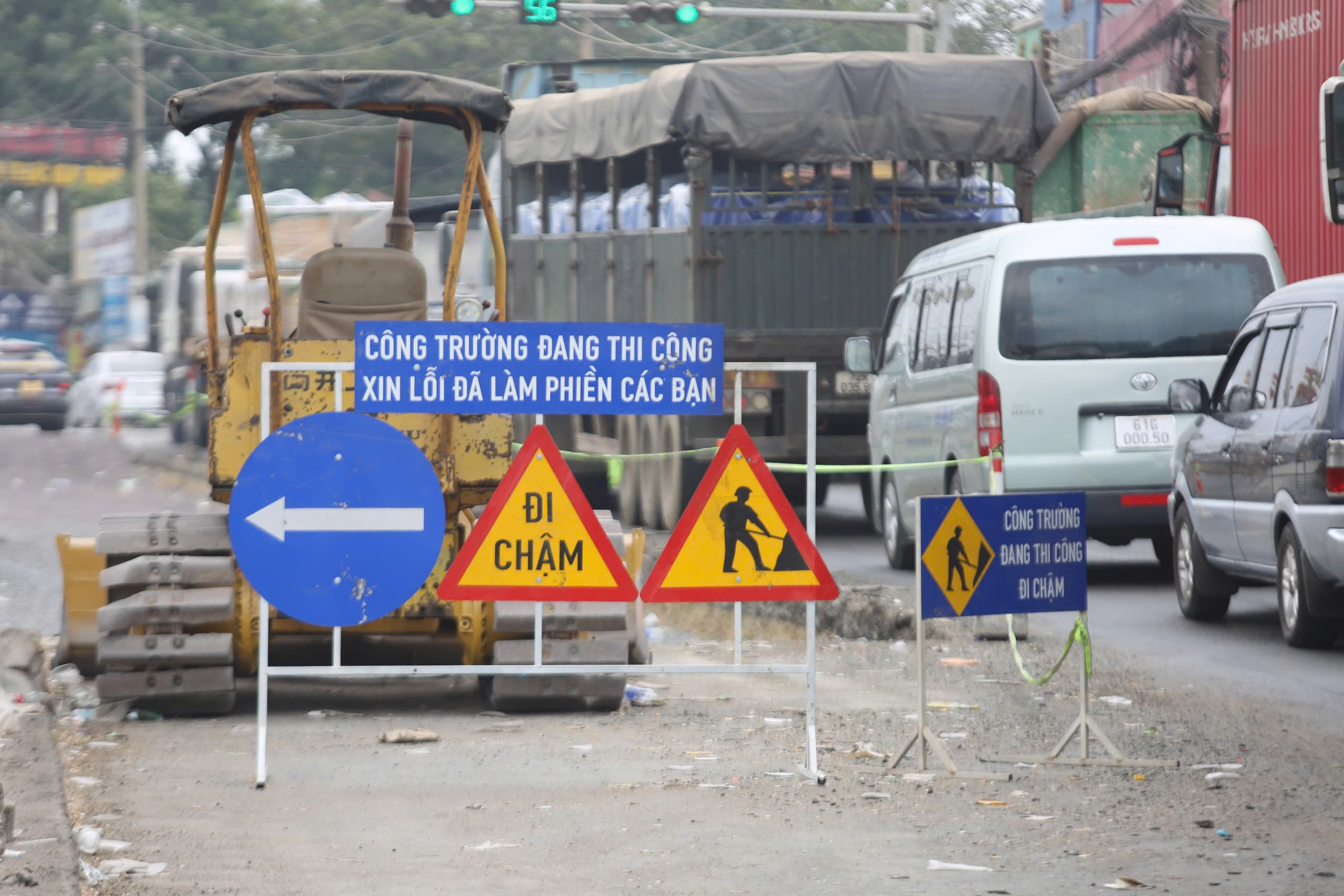 Kẹt xe nghi&ecirc;m trọng tr&ecirc;n Quốc lộ 51 tại Đồng Nai do sửa chữa đường Trong năm 2026 - Ảnh 16.
