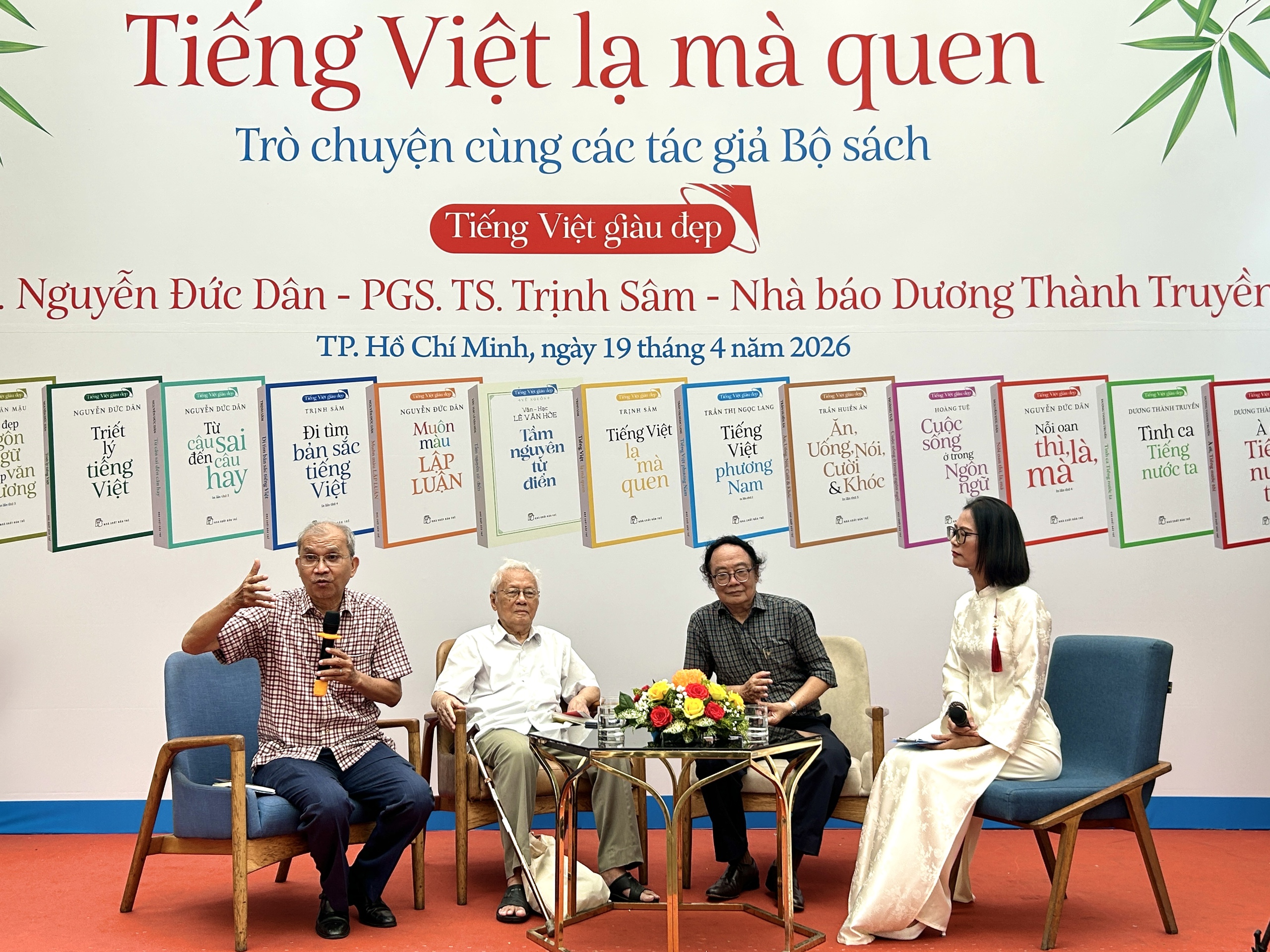 "Tiếng Việt lạ mà quen" thu hút bạn đọc trẻ - Ảnh 1.