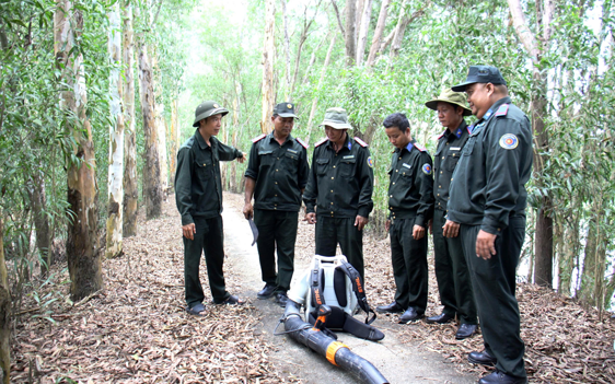 Dồn sức giữ rừng trong mùa khô