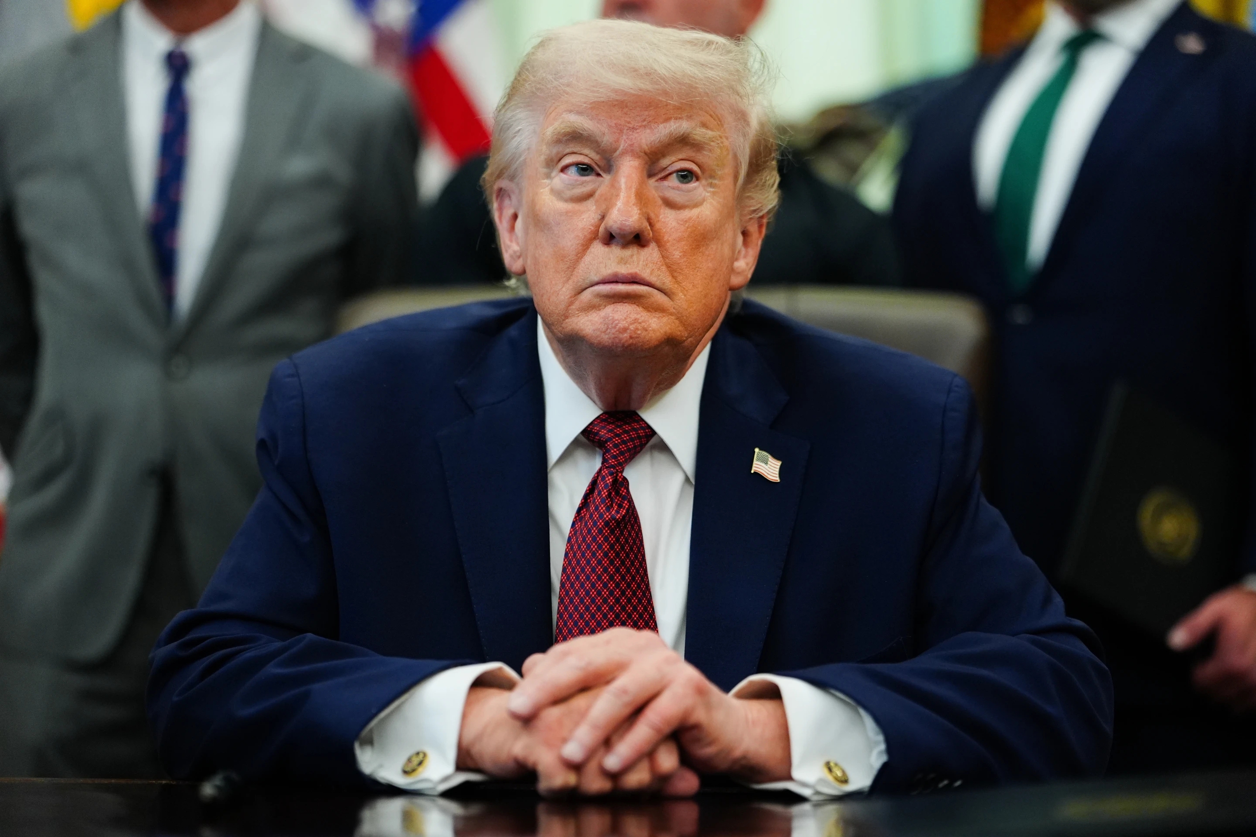 &Ocirc;ng Trump ra tối hậu thư, căng thẳng Mỹ - Iran leo thang - Ảnh 1.