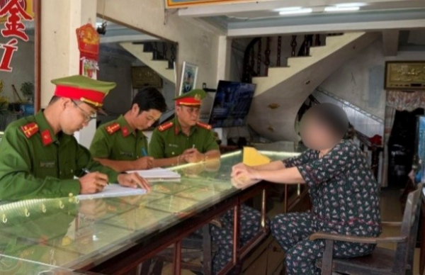 Chủ doanh nghiệp thoát bẫy lừa đảo nhờ sự tinh ý của thượng úy công an ở Cà Mau - Ảnh 1.