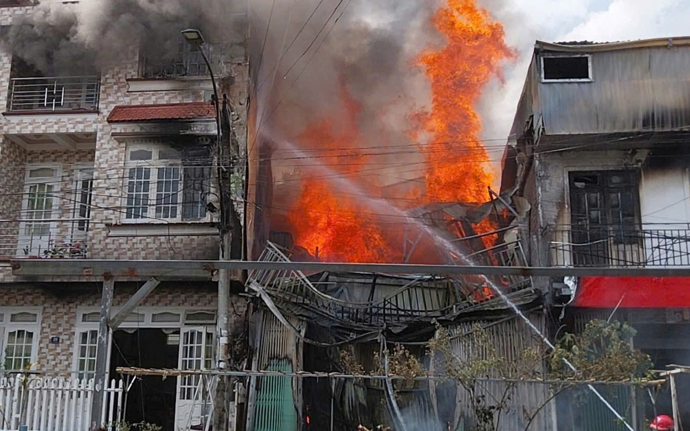 Nhóm thanh niên dùng súng, dao dài náo loạn khu trọ ở Đà Lạt - Ảnh 2.