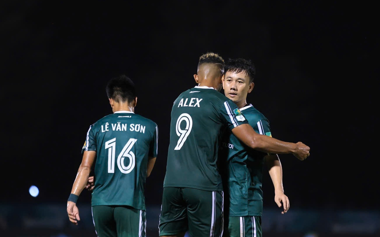 Minh Vương toả sáng, Đồng Nai huỷ diệt Quảng Ninh 3-0
