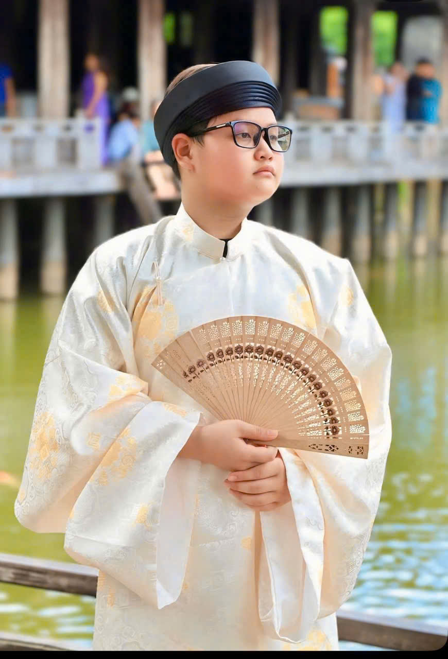 Đo&agrave;n Ngọc Gia Bảo đoạt giải Nam ca sĩ triển vọng tại B&uacute;p Sen v&agrave;ng  - Ảnh 4.