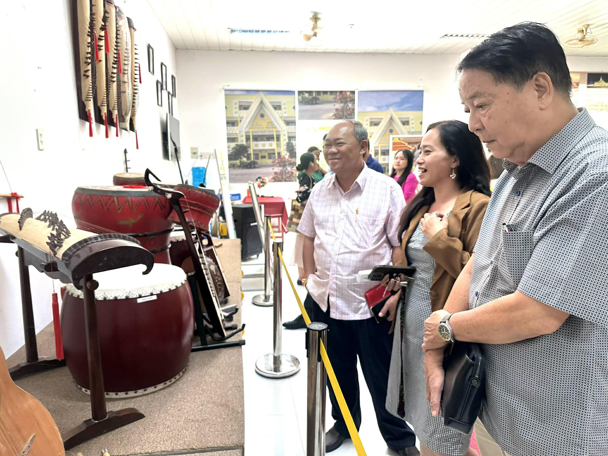 NSND Trần Ngọc Gi&agrave;u kết nối học thuật v&agrave; thực tiễn s&acirc;n khấu gắn với kh&ocirc;ng gian văn h&oacute;a Nam bộ - Ảnh 3.