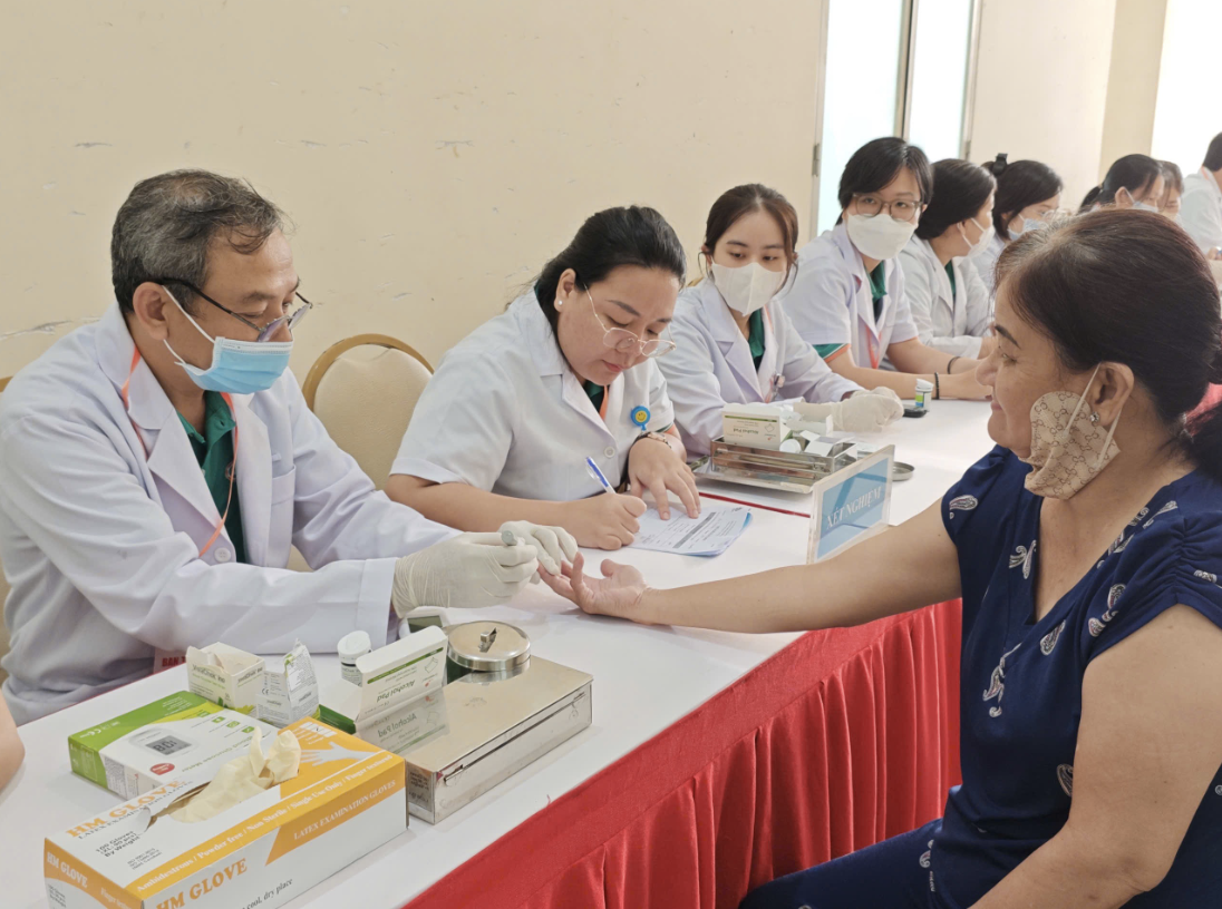 100% người dân TPHCM sẽ được tầm soát sức khoẻ trong năm 2026 - Ảnh 2.