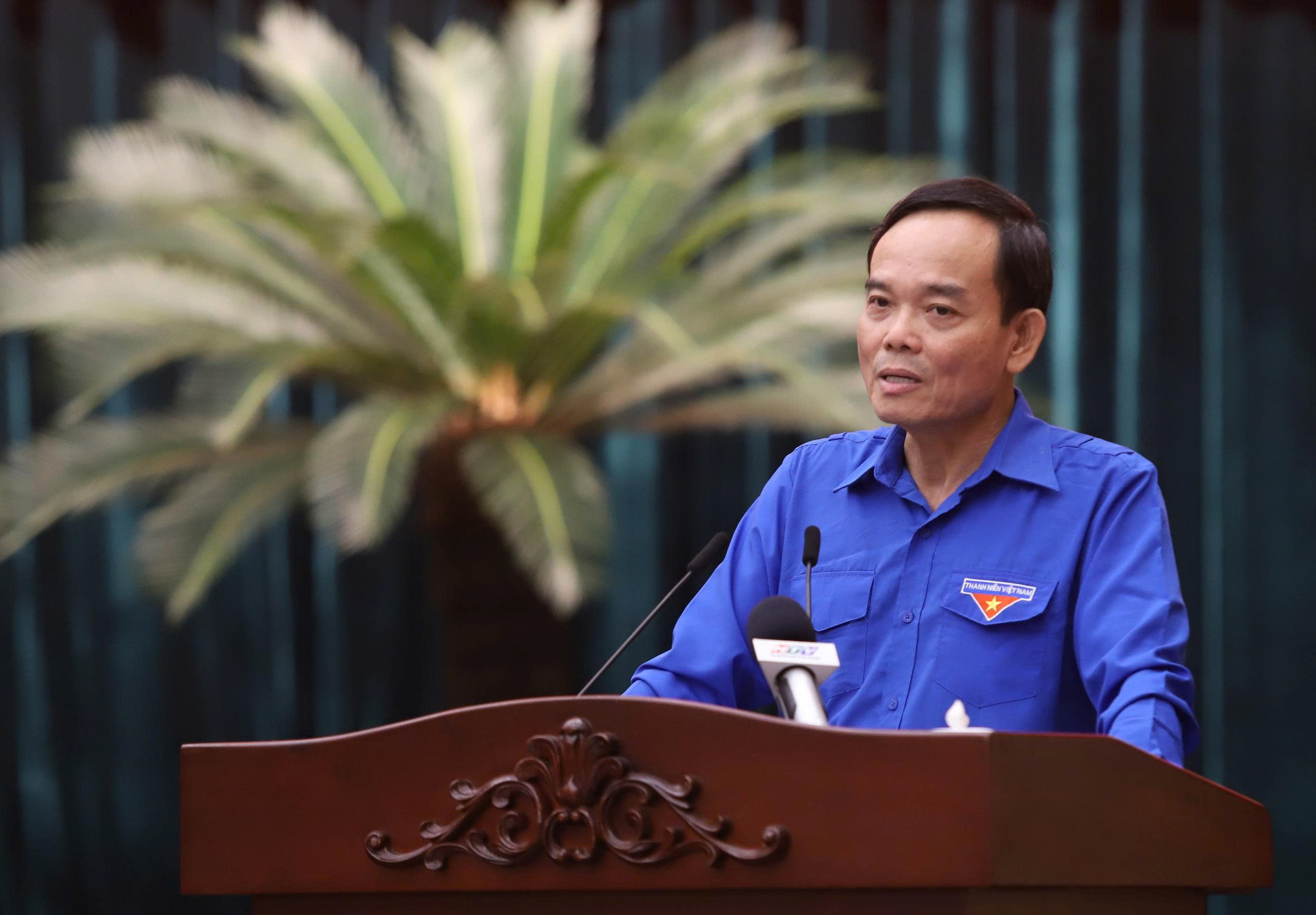Thông tin nổi bật ở TPHCM ngày 2-4: Bí thư Thành ủy ôm đàn, hát tặng thanh niên; lập 4 đoàn khảo sát - Ảnh 1.