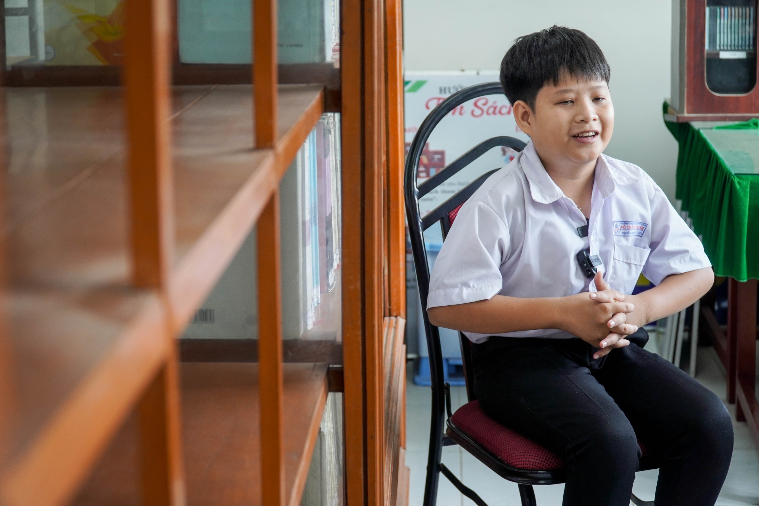 Chàng trai tí hon và lời hứa với bà nội: "Con sẽ học đại học, con làm được!" - Ảnh 10.