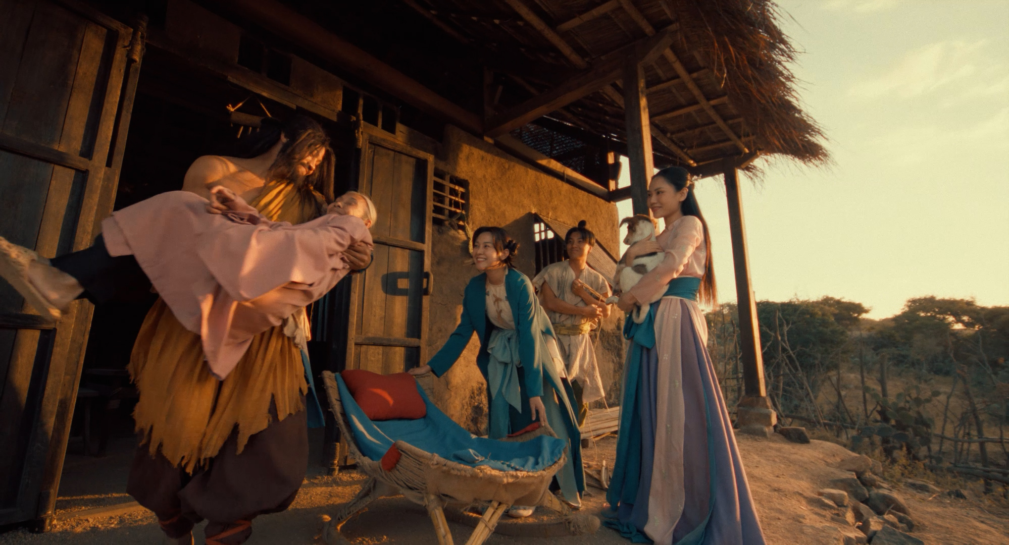 Anh Tạ "Mưa đỏ" tạo hình khác lạ, tấu hề cùng Đức Thịnh, Mai Phương - Ảnh 9.