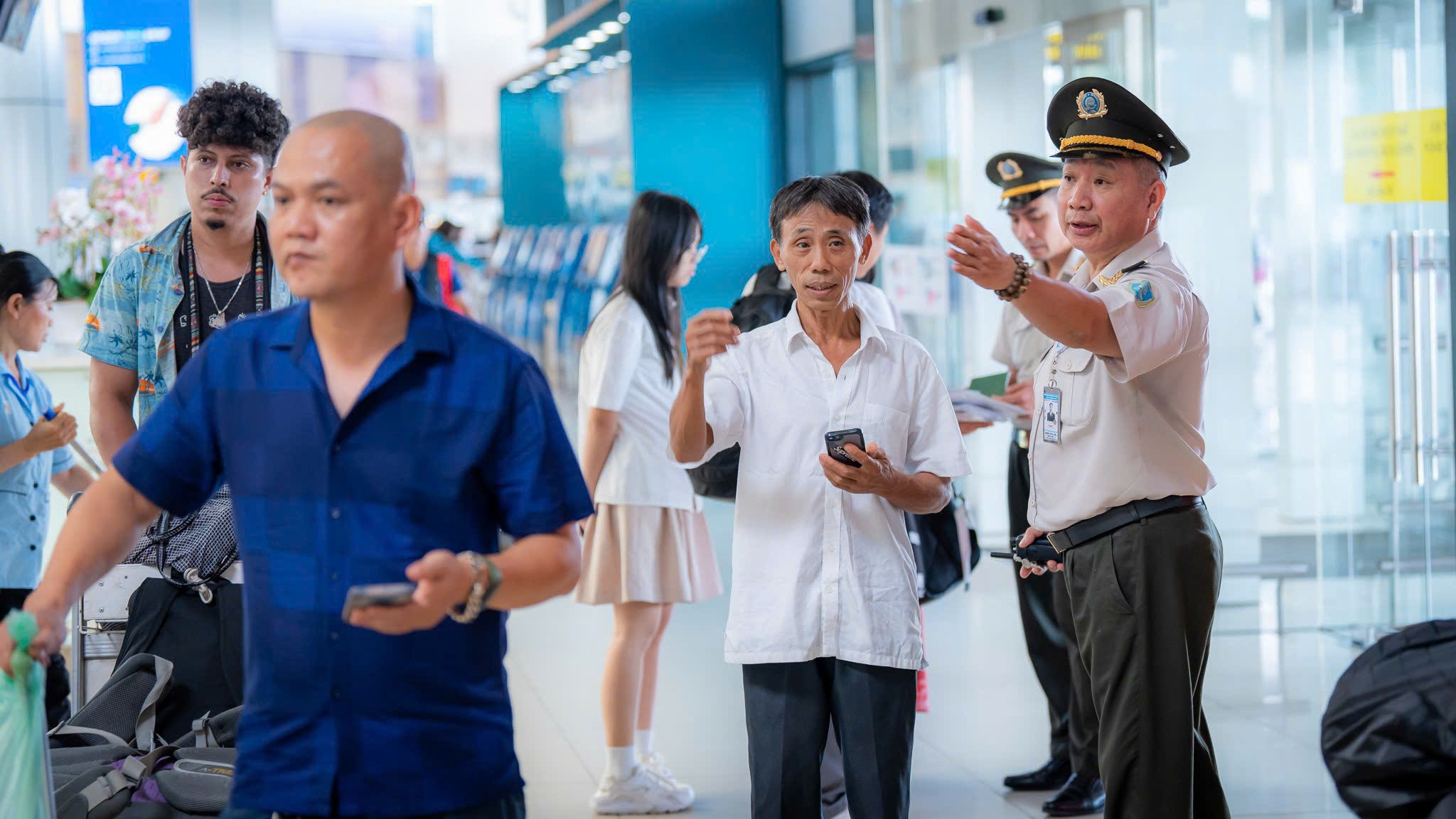 Kiểm so&aacute;t an ninh h&agrave;ng kh&ocirc;ng tăng cường cấp độ 1 dịp nghỉ lễ - Ảnh 1.