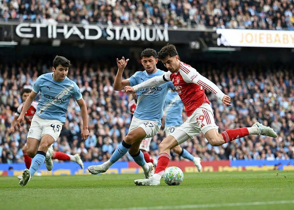 Ngoại hạng Anh sau trận &ldquo;chung kết&rdquo; giữa Man City v&agrave; Arsenal - Ảnh 2.