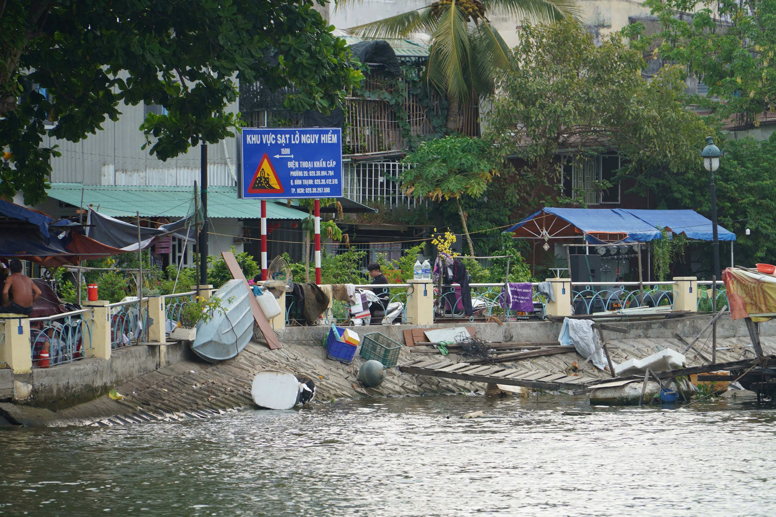 Ngăn sạt lở, giữ an to&agrave;n - Ảnh 1.
