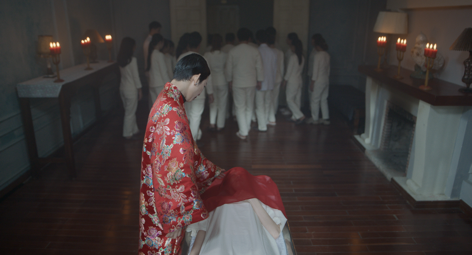 Xuân Lan "lừa" Ngọc Trinh, Rima Thanh Vy, Phương Linh xuống cõi âm - Ảnh 2.