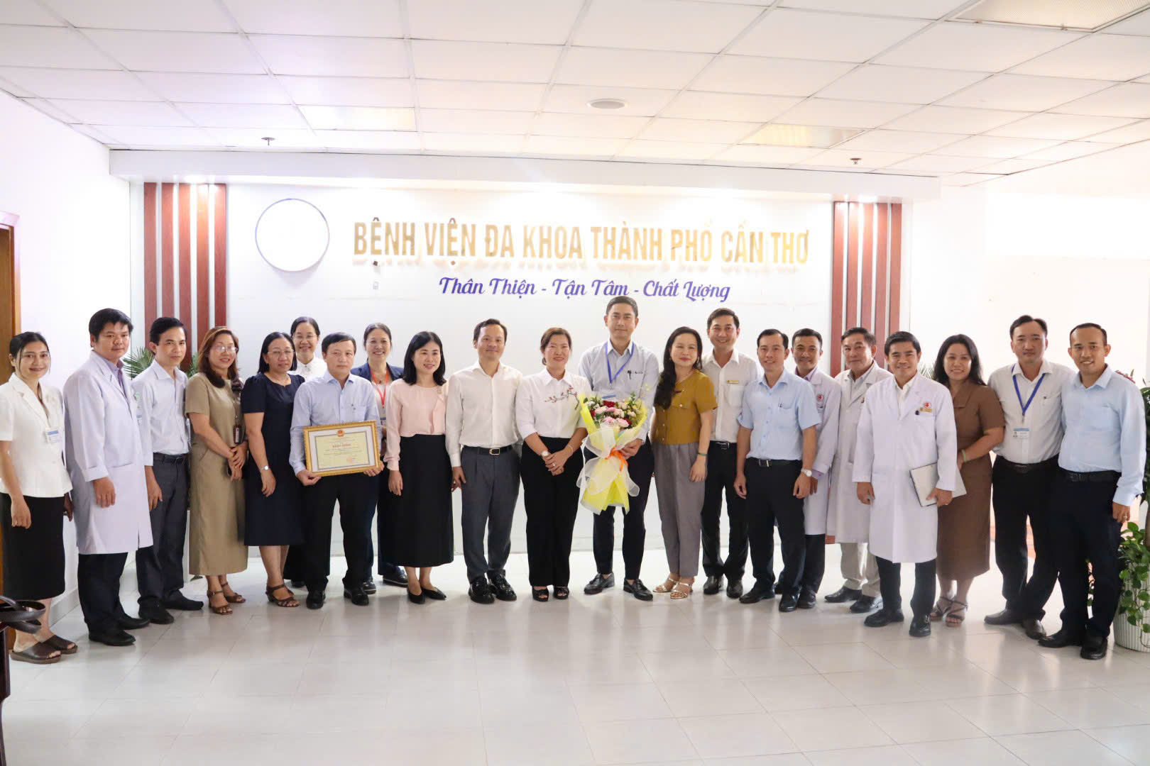 Bệnh viện Đa khoa TP Cần Thơ th&agrave;nh c&ocirc;ng ca gh&eacute;p thận đầu ti&ecirc;n năm 2026 - Ảnh 5.