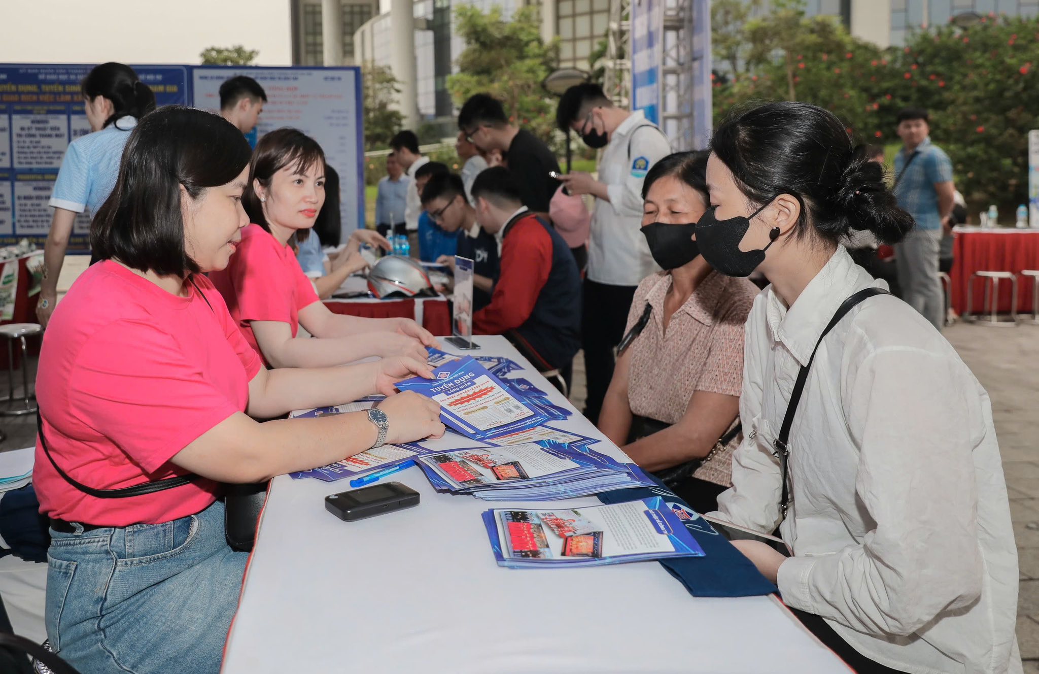 Nghỉ ngang c&oacute; mất trợ cấp thất nghiệp? - Ảnh 1.